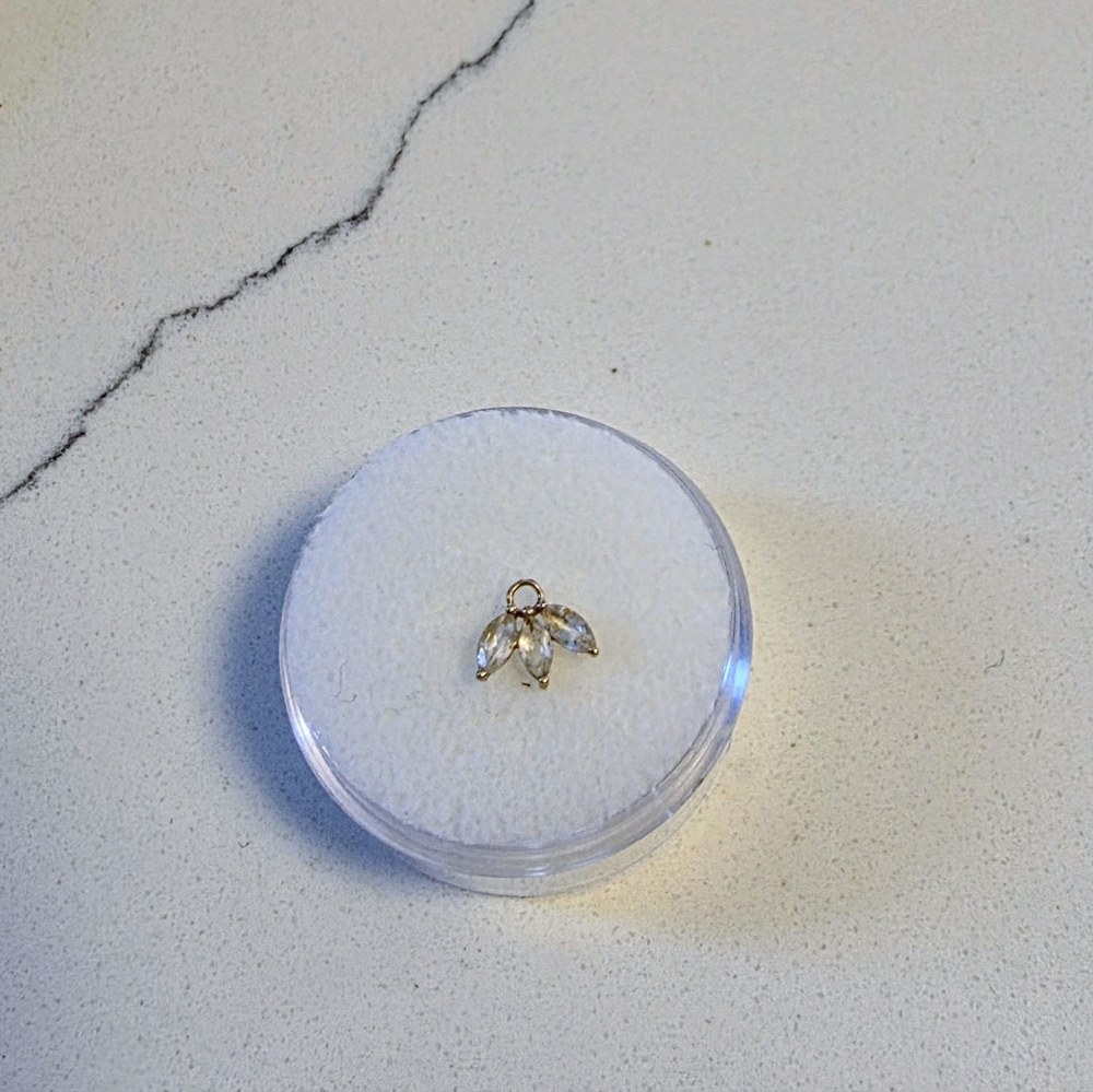 Buddha Jewelry Moet Charm Yellow Gold - Picture 3 of 5